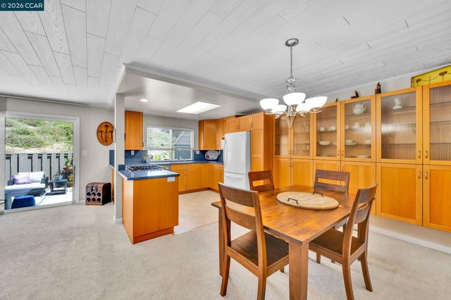 6450 Viewpoint Ct, Martinez, CA 94553