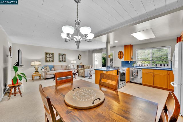 6450 Viewpoint Ct, Martinez, CA 94553