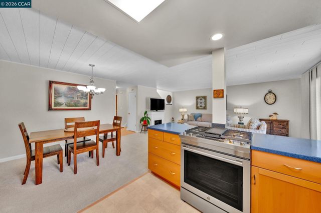 6450 Viewpoint Ct, Martinez, CA 94553