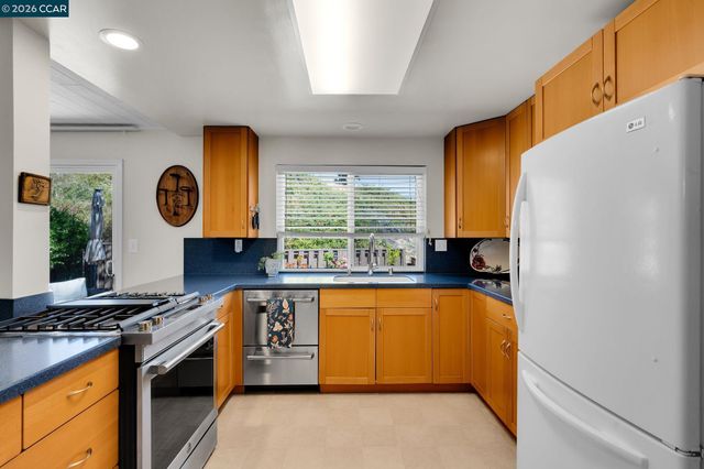 6450 Viewpoint Ct, Martinez, CA 94553