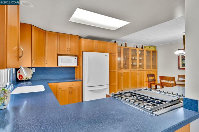 6450 Viewpoint Ct, Martinez, CA 94553
