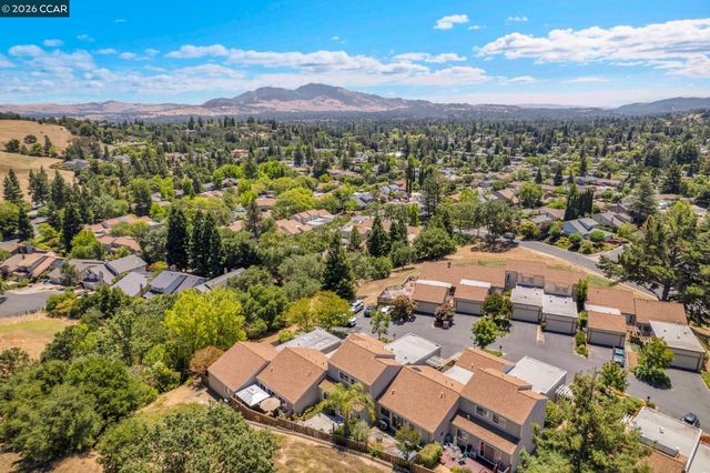 6450 Viewpoint Ct, Martinez, CA 94553