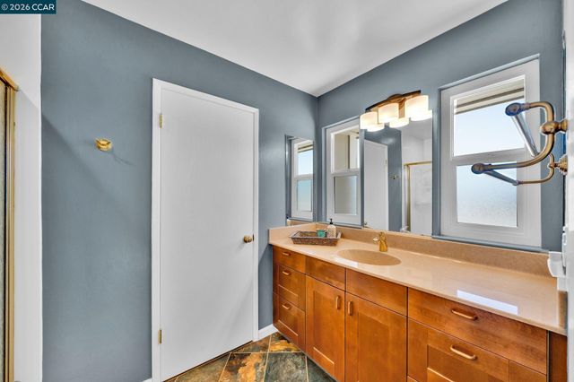 6450 Viewpoint Ct, Martinez, CA 94553