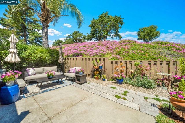 6450 Viewpoint Ct, Martinez, CA 94553