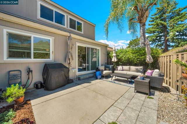 6450 Viewpoint Ct, Martinez, CA 94553