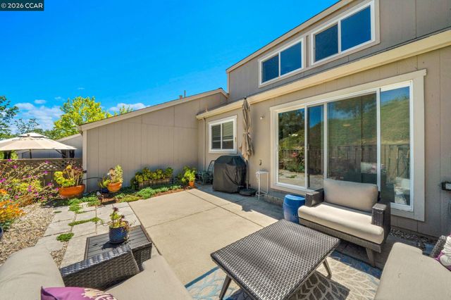 6450 Viewpoint Ct, Martinez, CA 94553