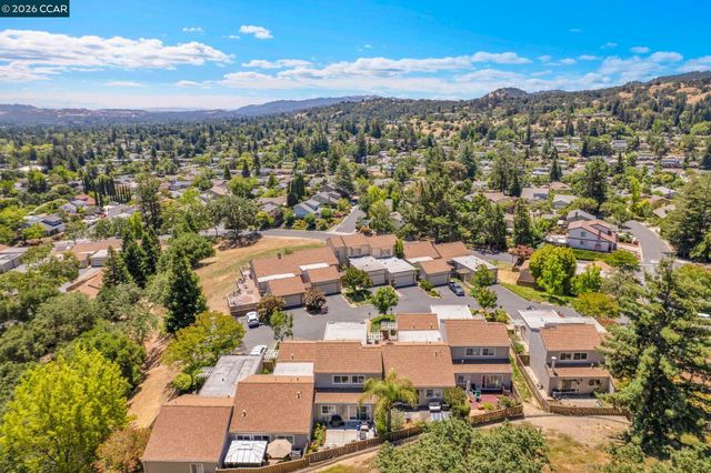 6450 Viewpoint Ct, Martinez, CA 94553