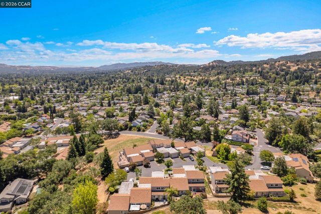6450 Viewpoint Ct, Martinez, CA 94553