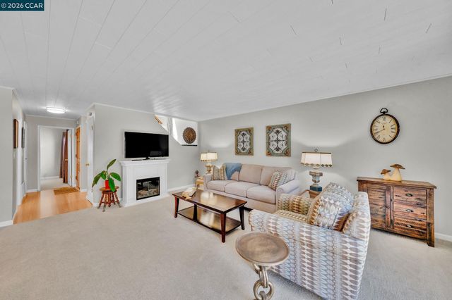 6450 Viewpoint Ct, Martinez, CA 94553