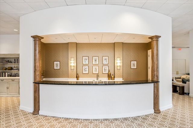 1100 Uptown Park Boulevard 102, Houston, TX 77056