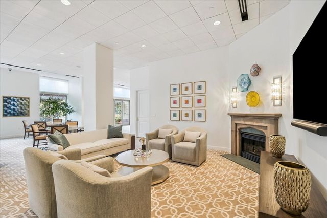 1100 Uptown Park Boulevard 102, Houston, TX 77056