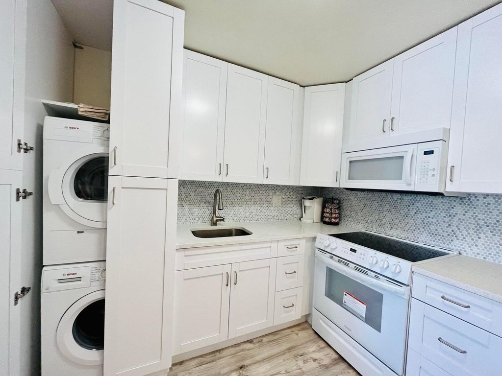 50 Plymouth F, West Palm Beach, FL 33417