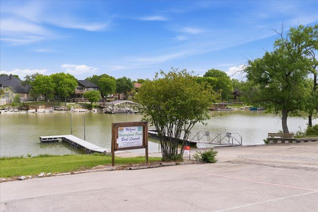 8325 Crosswind Drive, Fort Worth, TX 76179