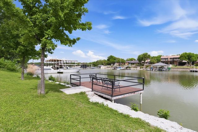 8325 Crosswind Drive, Fort Worth, TX 76179