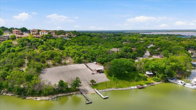 8325 Crosswind Drive, Fort Worth, TX 76179