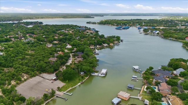 8325 Crosswind Drive, Fort Worth, TX 76179