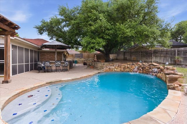 8325 Crosswind Drive, Fort Worth, TX 76179