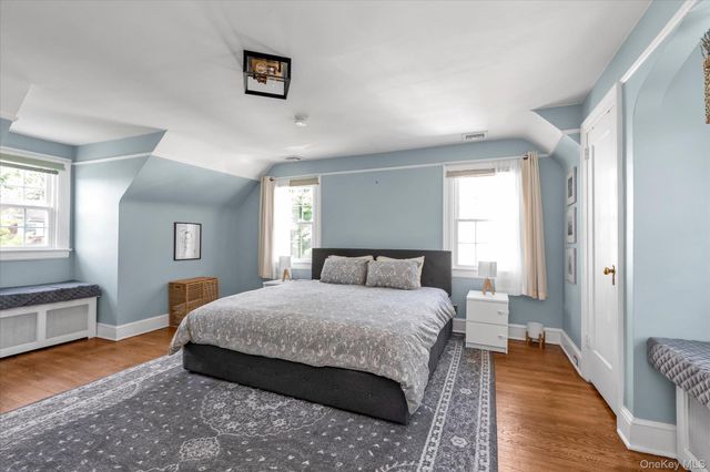 26 Latimer Court, Rockville Centre, NY 11570