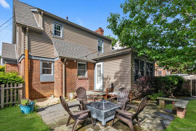 26 Latimer Court, Rockville Centre, NY 11570