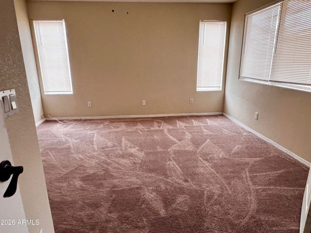 8212 W APACHE Street, Phoenix, AZ 85043