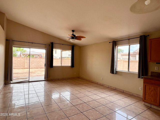 8212 W APACHE Street, Phoenix, AZ 85043