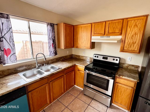 8212 W APACHE Street, Phoenix, AZ 85043