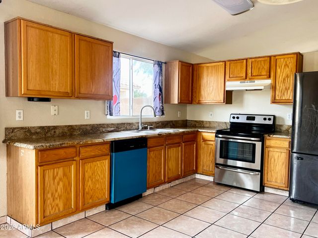 8212 W APACHE Street, Phoenix, AZ 85043