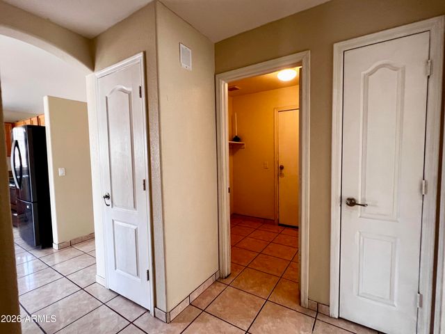 8212 W APACHE Street, Phoenix, AZ 85043