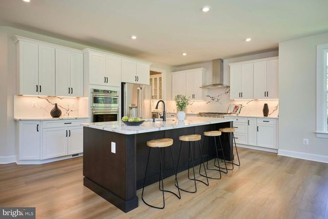 2904 RANDOM RD, Falls Church, VA 22042