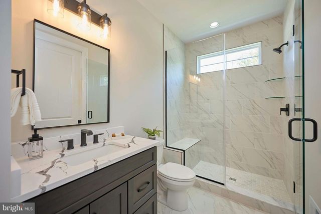 2904 RANDOM RD, Falls Church, VA 22042