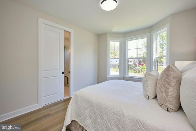2904 RANDOM RD, Falls Church, VA 22042