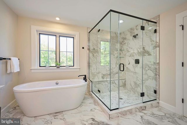2904 RANDOM RD, Falls Church, VA 22042