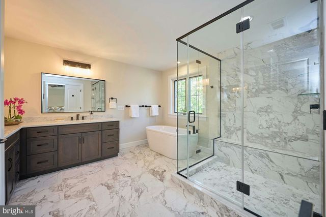 2904 RANDOM RD, Falls Church, VA 22042