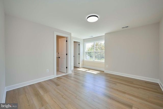 2904 RANDOM RD, Falls Church, VA 22042