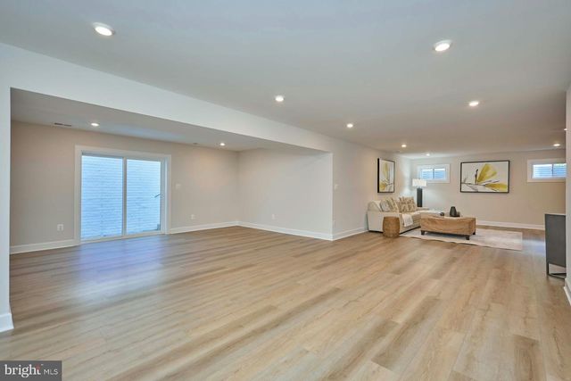 2904 RANDOM RD, Falls Church, VA 22042