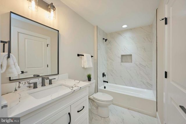 2904 RANDOM RD, Falls Church, VA 22042