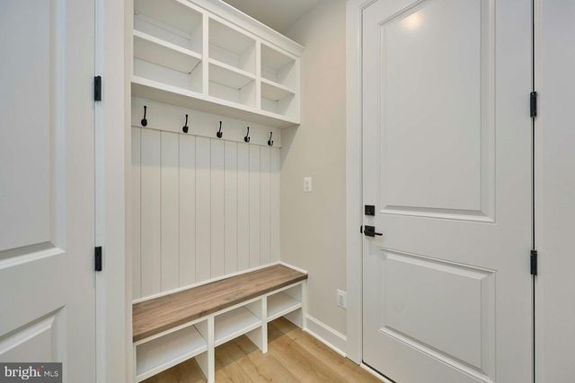 2904 RANDOM RD, Falls Church, VA 22042