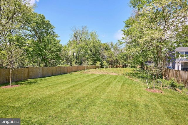 2904 RANDOM RD, Falls Church, VA 22042