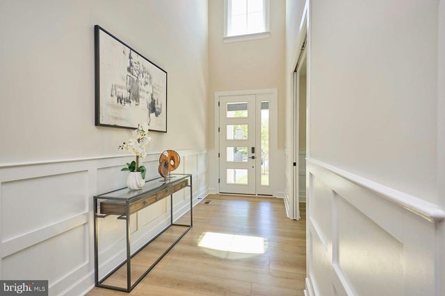 2904 RANDOM RD, Falls Church, VA 22042