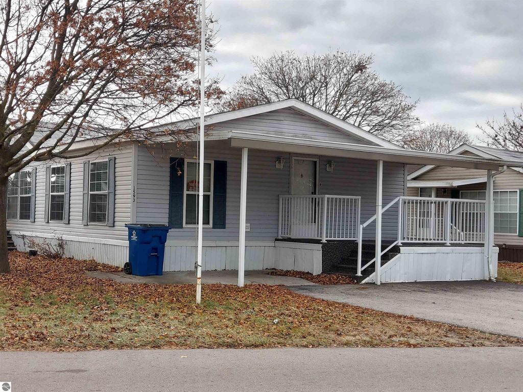 1593 Andrew Place, Traverse City, MI 49686