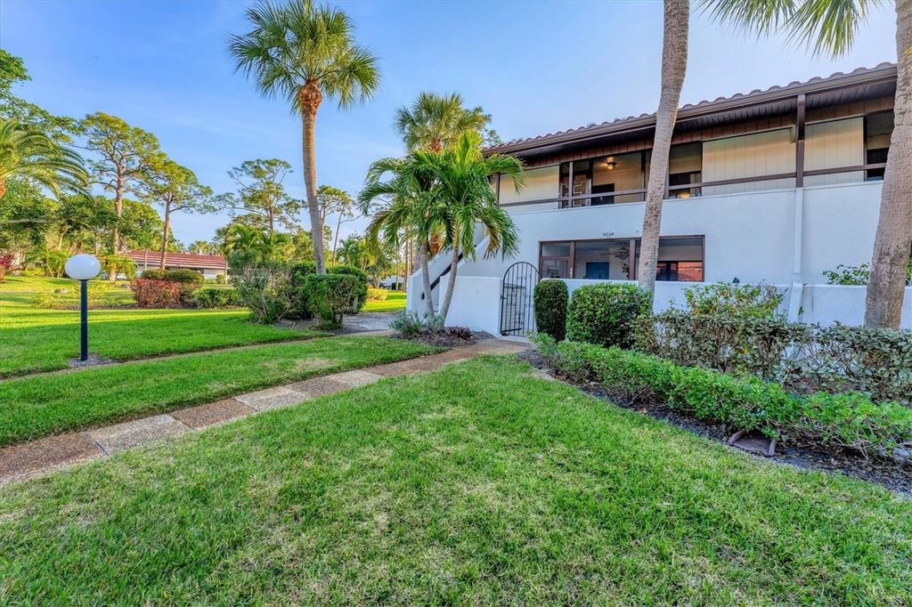 3500 EL CONQUISTADOR PARKWAY 252, BRADENTON, FL 34210 — exterior