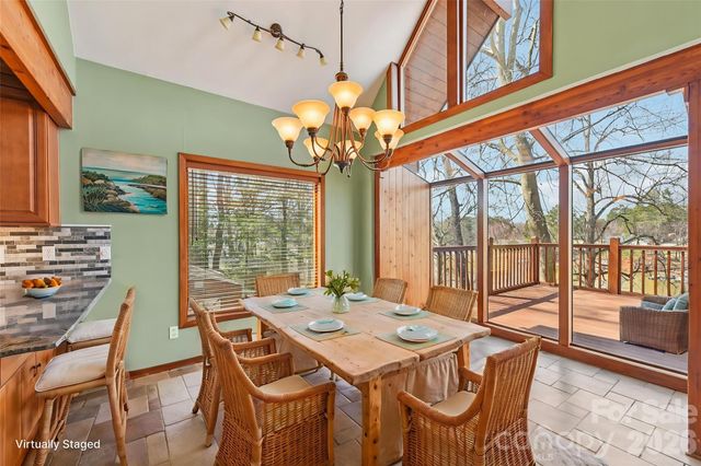 6880 Shade Tree Lane, Sherrills Ford, NC 28673