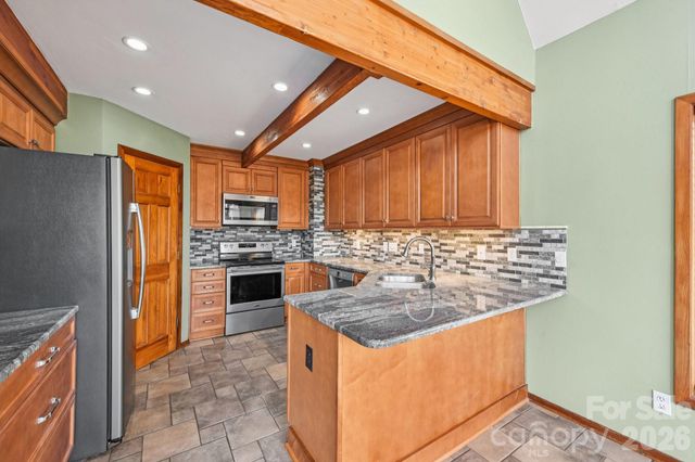 6880 Shade Tree Lane, Sherrills Ford, NC 28673