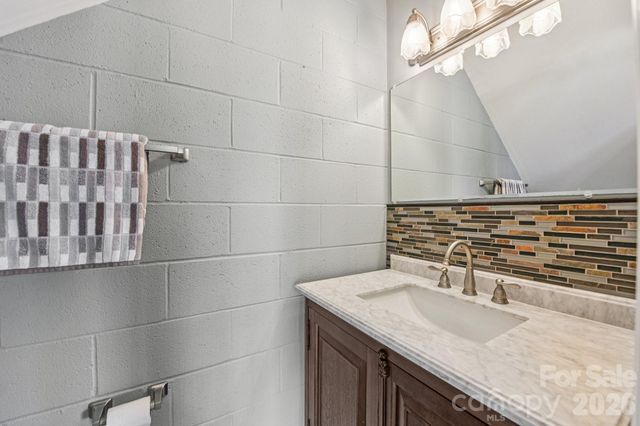 6880 Shade Tree Lane, Sherrills Ford, NC 28673