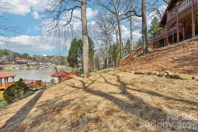 6880 Shade Tree Lane, Sherrills Ford, NC 28673