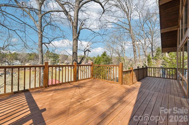 6880 Shade Tree Lane, Sherrills Ford, NC 28673