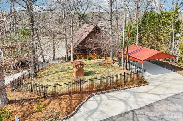 6880 Shade Tree Lane, Sherrills Ford, NC 28673