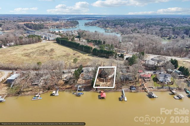 6880 Shade Tree Lane, Sherrills Ford, NC 28673