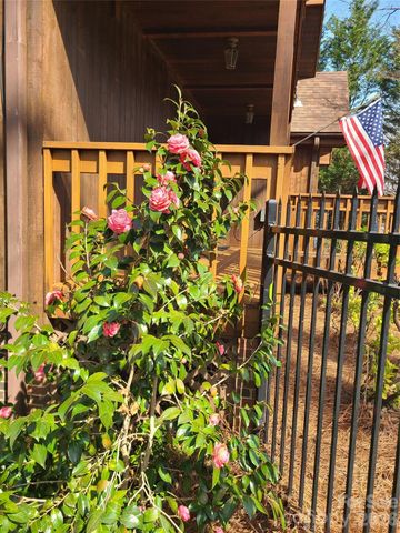 6880 Shade Tree Lane, Sherrills Ford, NC 28673