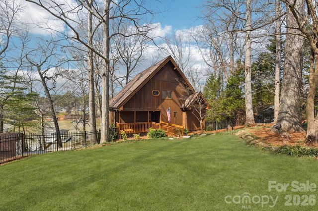 6880 Shade Tree Lane, Sherrills Ford, NC 28673